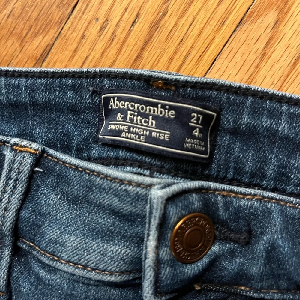 Abercrombie denim - Picture 2 of 3